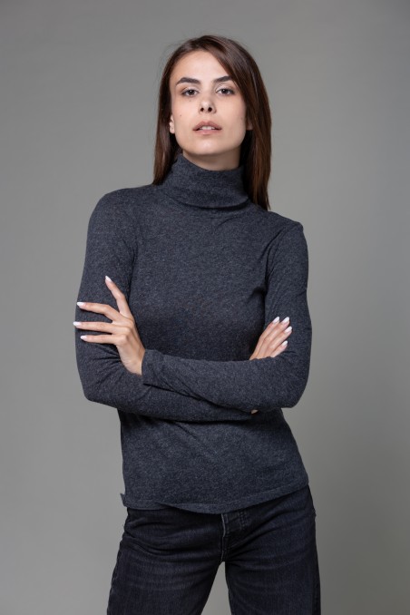 Majestic Filatures | T-shirt dolcevita nera a maniche lunghe in cotone e cashmere