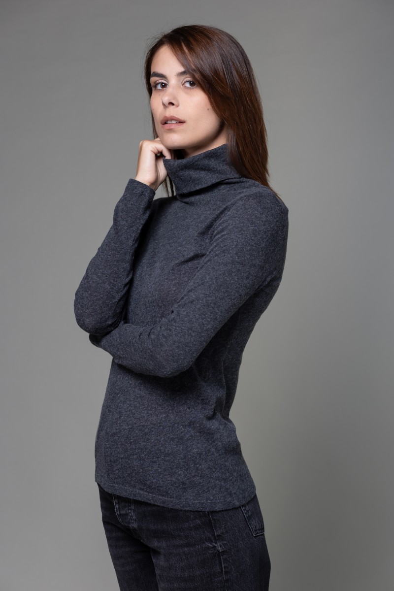 Majestic Filatures | T-shirt dolcevita nera a maniche lunghe in cotone e cashmere