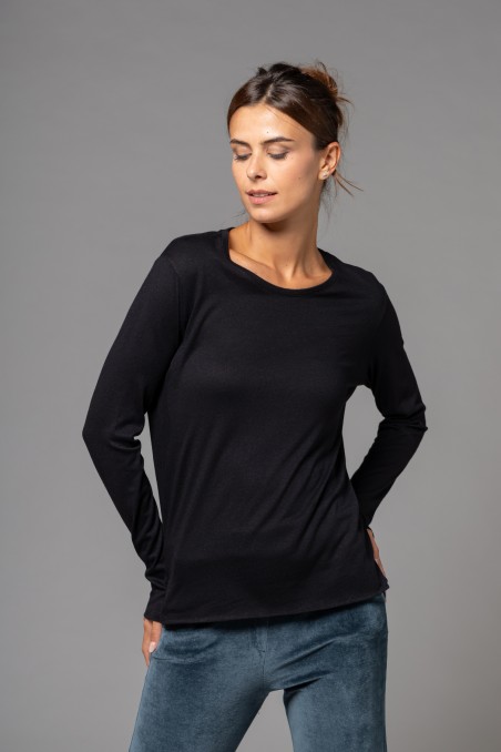 Majestic Filatures | T-shirt nera con scollo a barchetta e maniche lunghe in cotone e cashmere