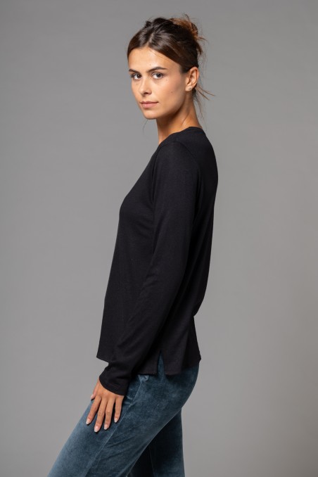 Majestic Filatures | T-shirt nera con scollo a barchetta e maniche lunghe in cotone e cashmere