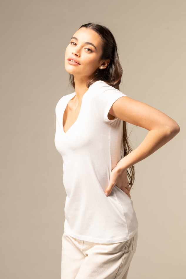 Majestic Filatures | T-shirt scollo a V basica in Cotone Deluxe