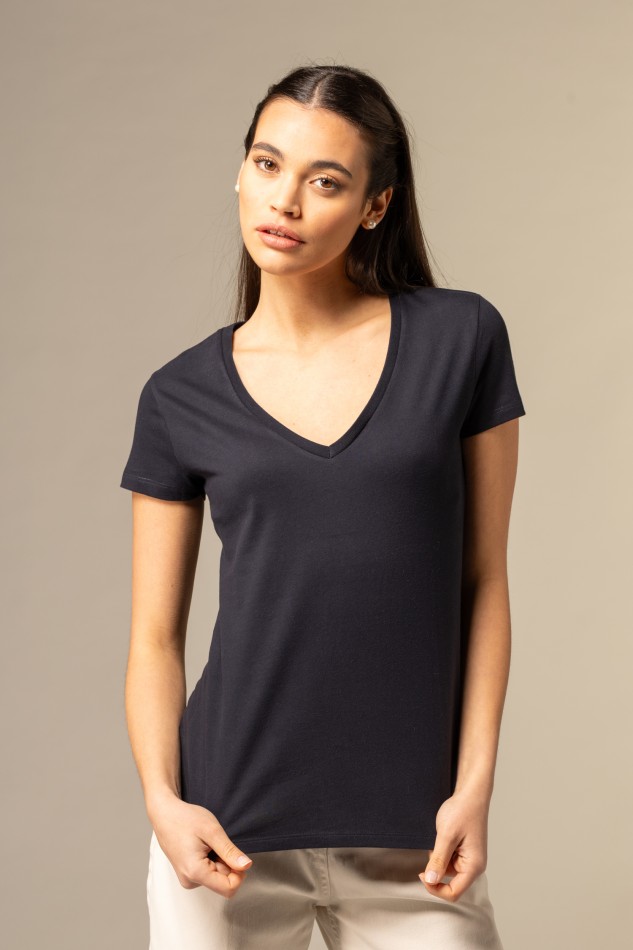 Majestic Filatures | T-shirt scollo a V basica in Cotone Deluxe 2