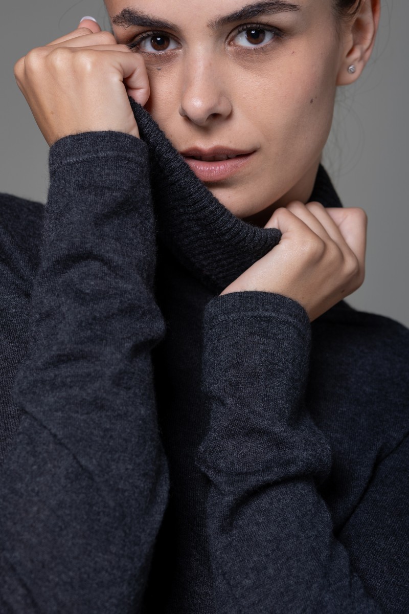 Majestic Filatures | T-shirt dolcevita in 100% cashmere