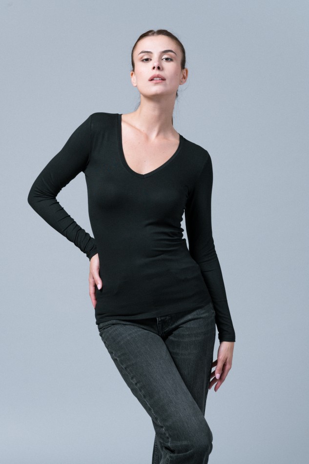 Majestic Filatures |T-shirt Slim scollo a V in viscosa 2