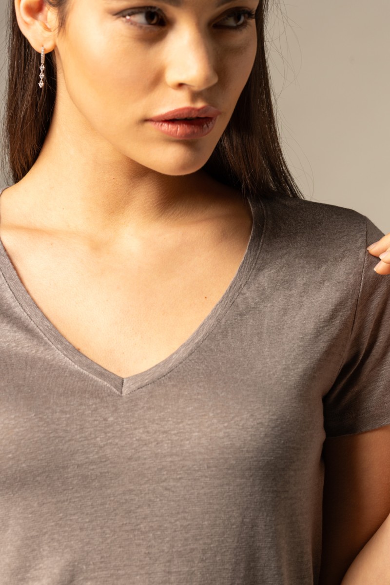 Majestic Filatures |T-shirt scollo a V basica in lino