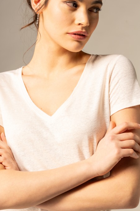 Majestic Filatures |T-shirt scollo a V basica in lino