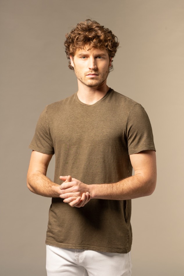 Majestic Filatures | T-shirt girocollo slim verde militare in tintura artigianale