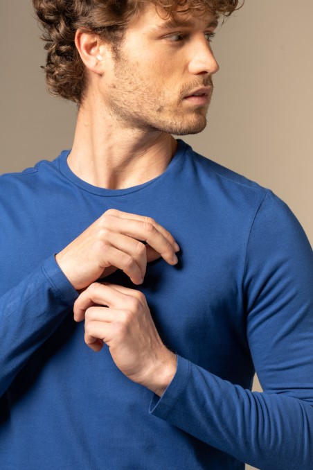 Majestic Filatures | T-shirt grigio scuro girocollo e maniche lunghe in Cotone Organico