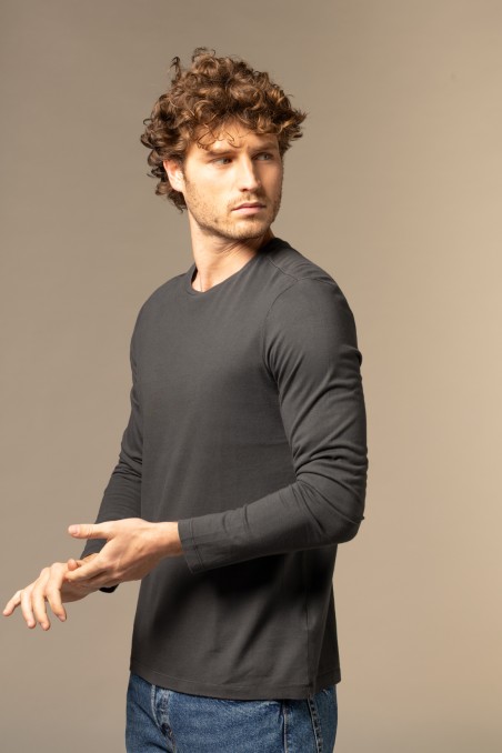 Majestic Filatures | T-shirt grigio scuro girocollo e maniche lunghe in Cotone Organico