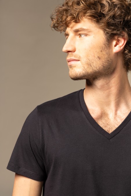 T-Shirt scollo a v in cotone Deluxe