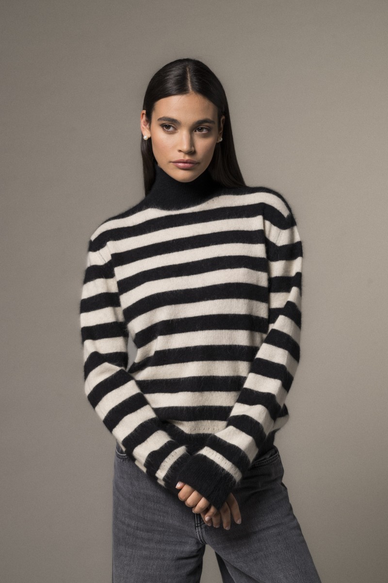 Majestic Filatures | Maglia in raccoon dolcevita a righe