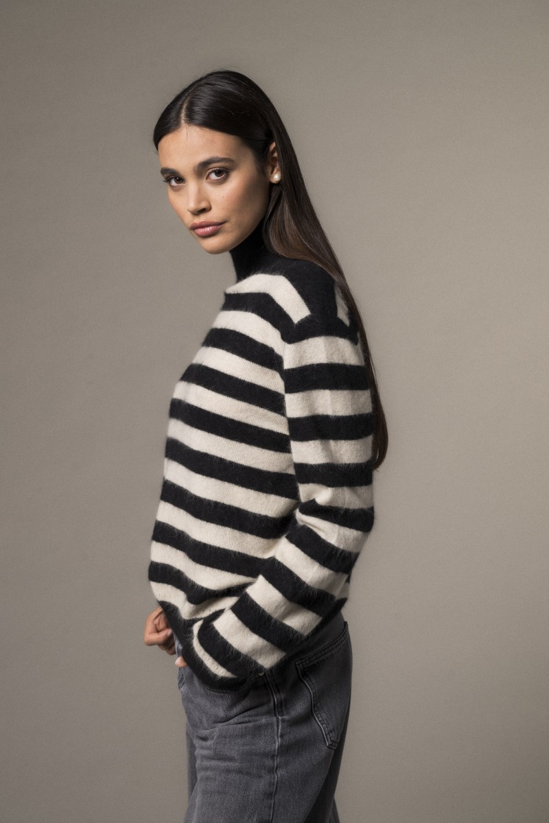 Majestic Filatures |Maglia in raccoon dolcevita a righe Majestic Filatures |Maglia in raccoon dolcevita a righe