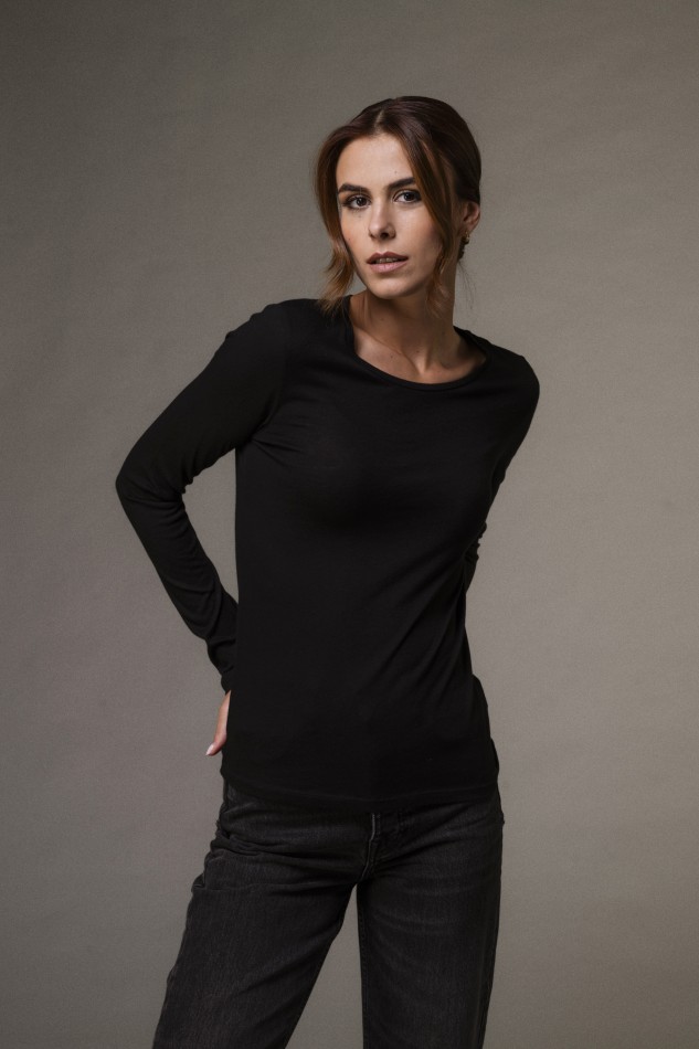 Majestic Filatures | T-shirt girocollo a maniche lunghe in cotone e cashmere nera