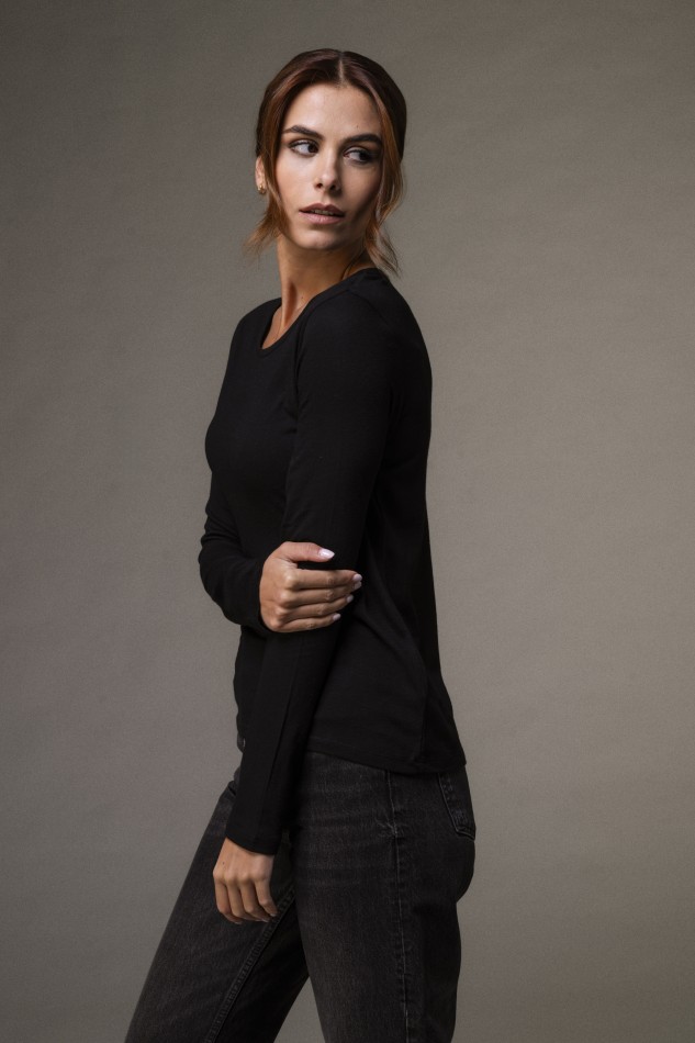 Majestic Filatures | T-shirt girocollo a maniche lunghe in cotone e cashmere nera 2