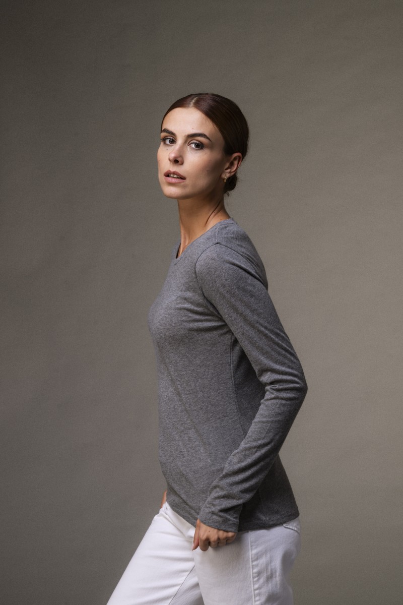 Majestic Filatures | T-shirt girocollo a maniche lunghe in cotone e cashmere nera