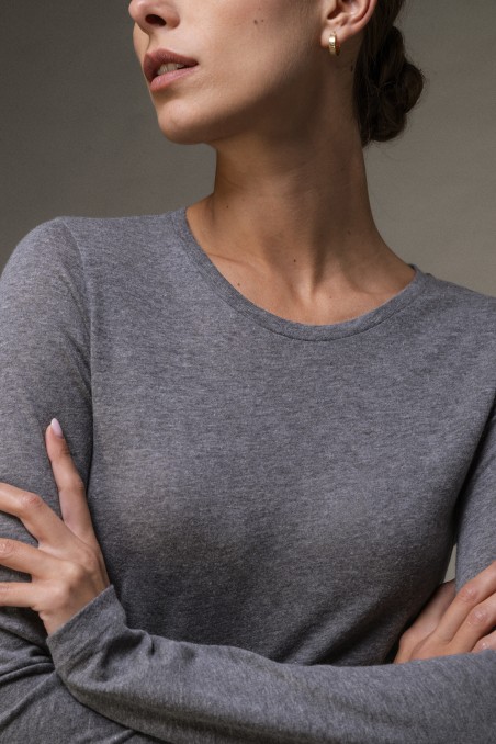 Majestic Filatures | T-shirt girocollo a maniche lunghe in cotone e cashmere nera