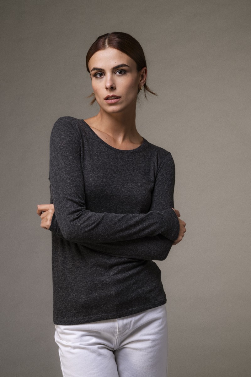 Majestic Filatures | T-shirt girocollo a maniche lunghe in cotone e cashmere nera