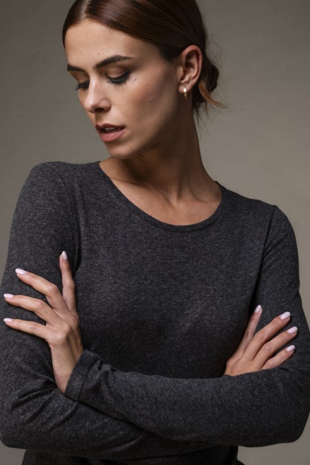 Majestic Filatures | T-shirt girocollo a maniche lunghe in cotone e cashmere nera