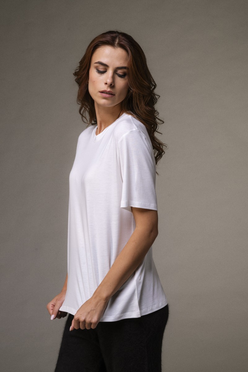 T-shirt over a maniche corte in Lyocell | Majestic Filatures