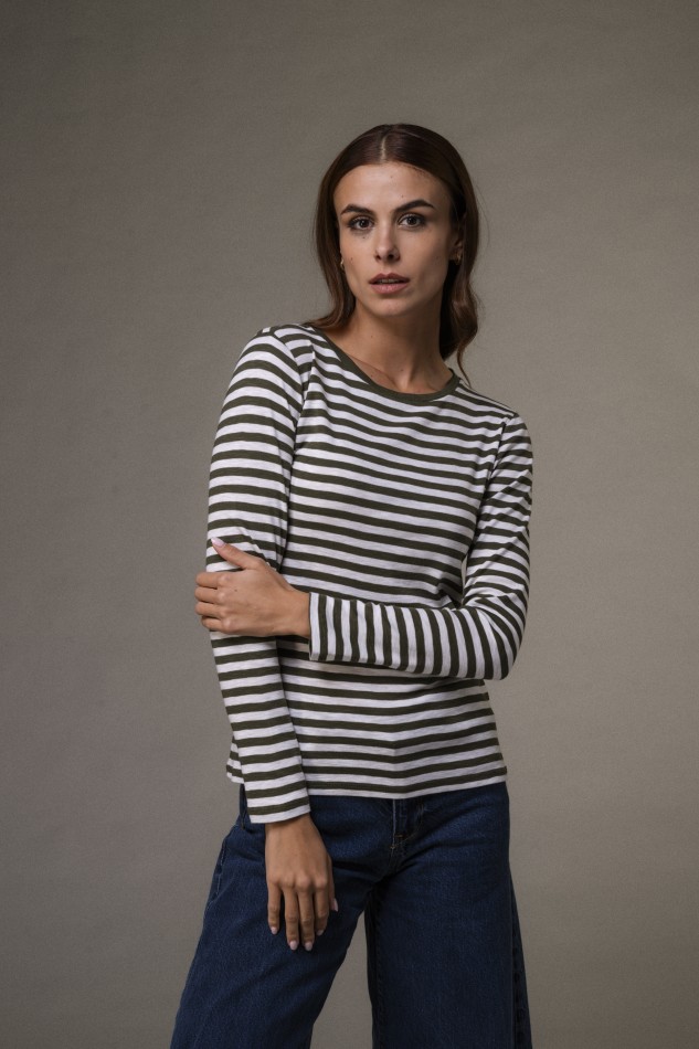 T-shirt a righe in cotone fiammato