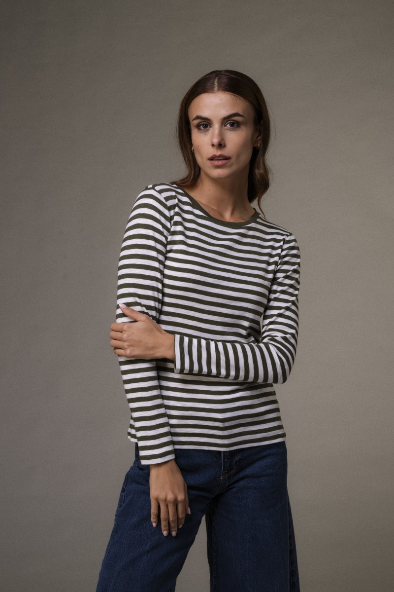 T-shirt a righe in cotone fiammato