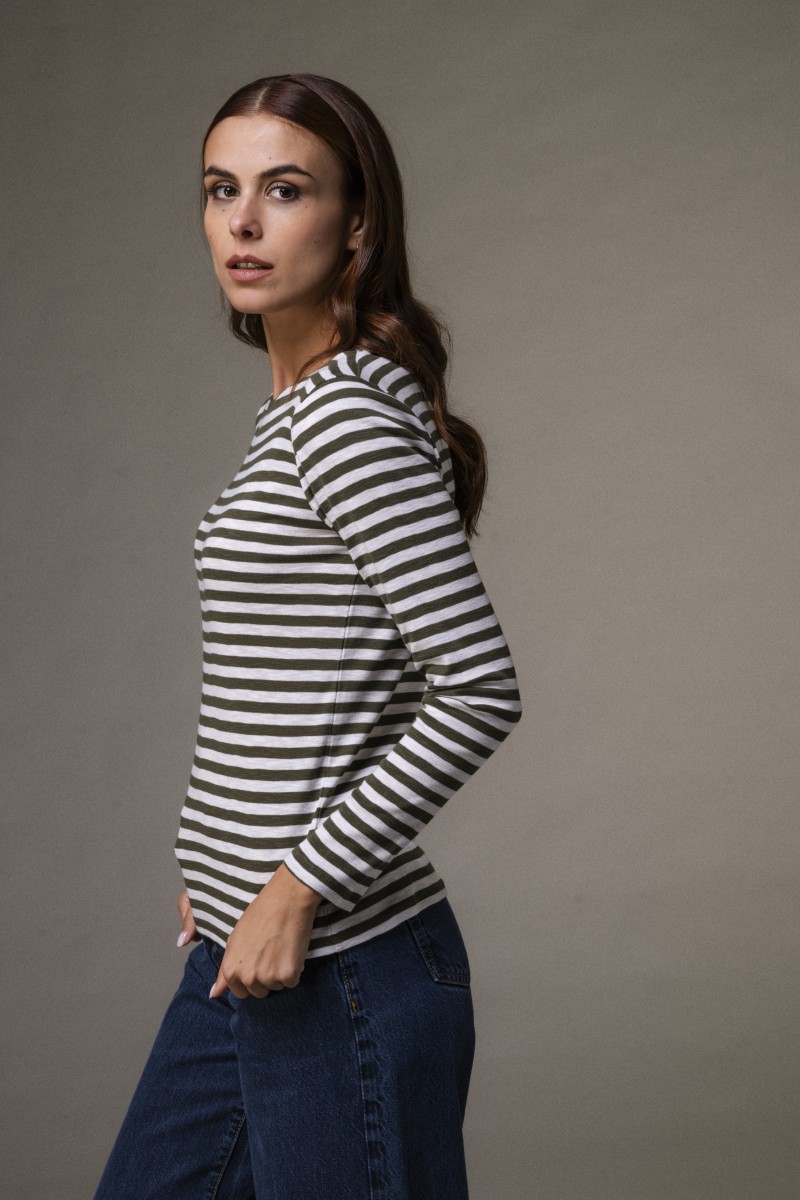 T-shirt a righe in cotone fiammato