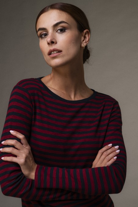 T-shirt a righe in cotone fiammato