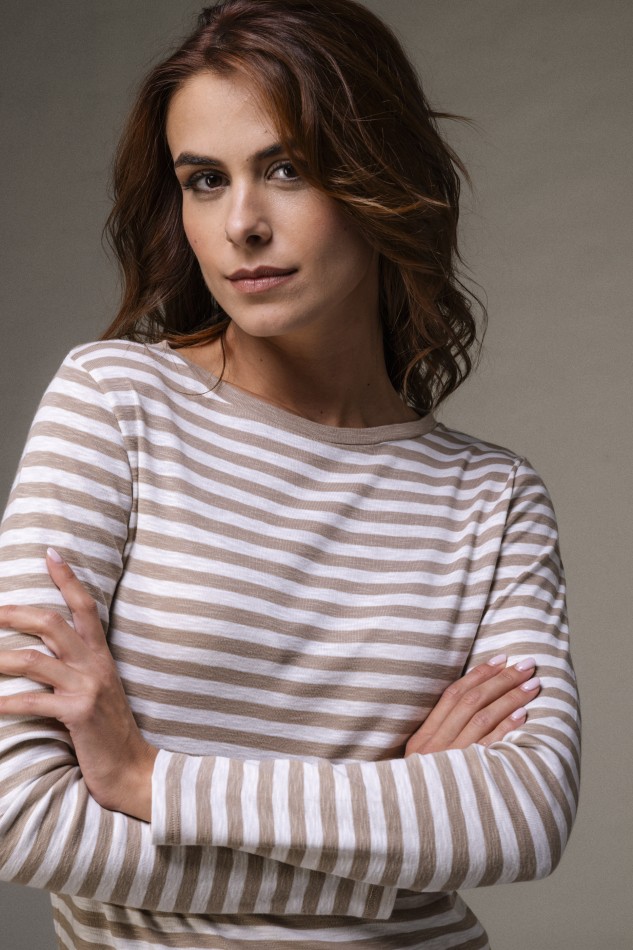 T-shirt a righe in cotone fiammato