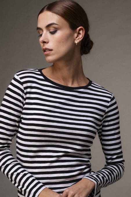 T-shirt a righe in cotone fiammato