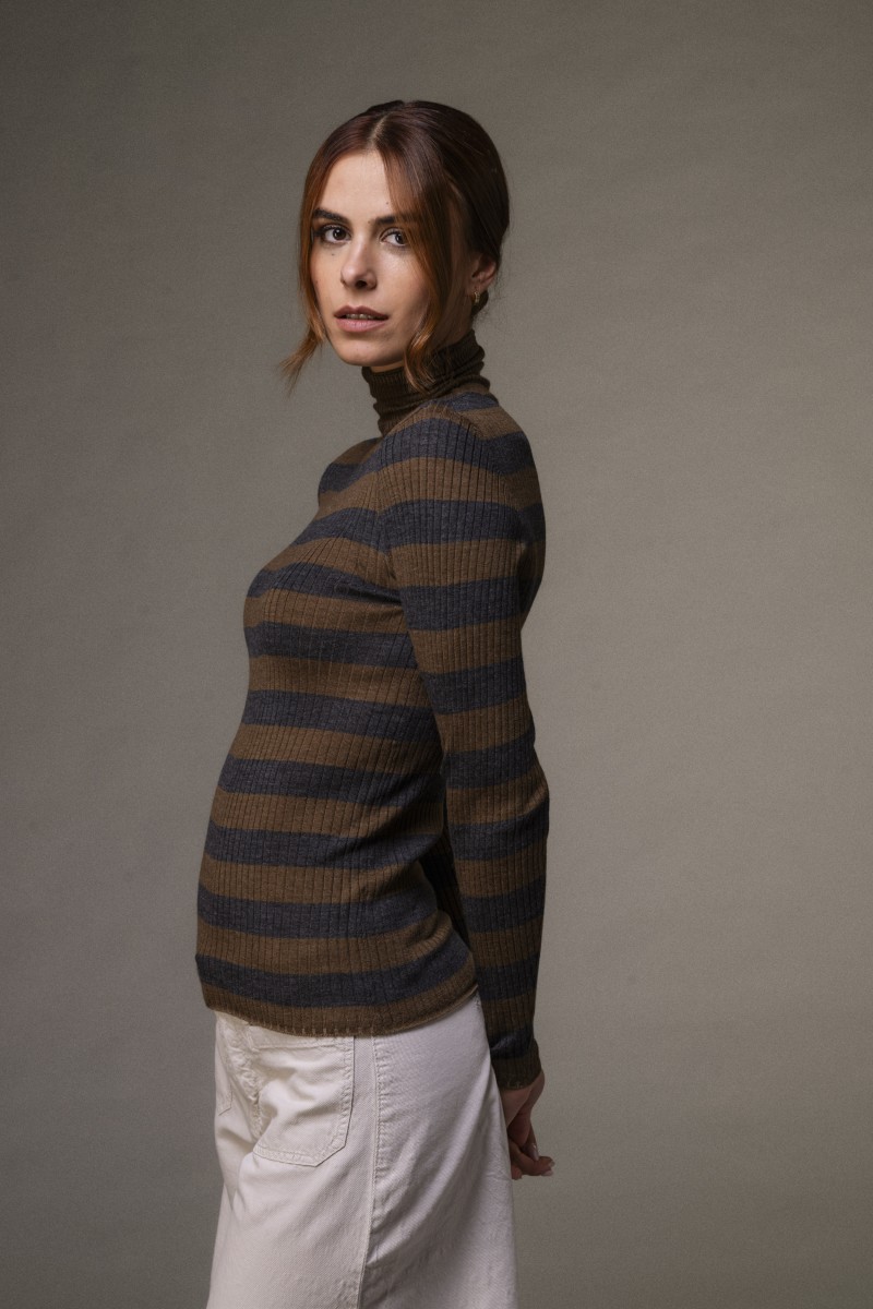 Majestic Filatures | Maglia dolcevita a costine rigata