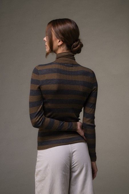 Majestic Filatures | Maglia dolcevita a costine rigata