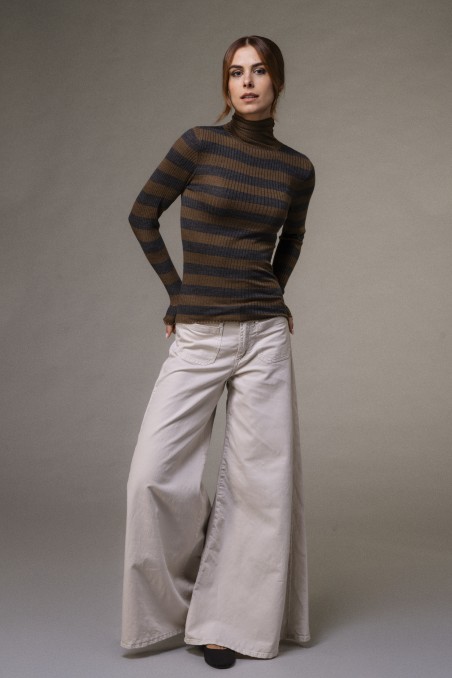 Majestic Filatures | Maglia dolcevita a costine rigata