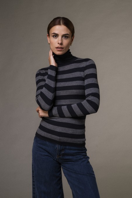 Majestic Filatures | Maglia dolcevita a costine rigata