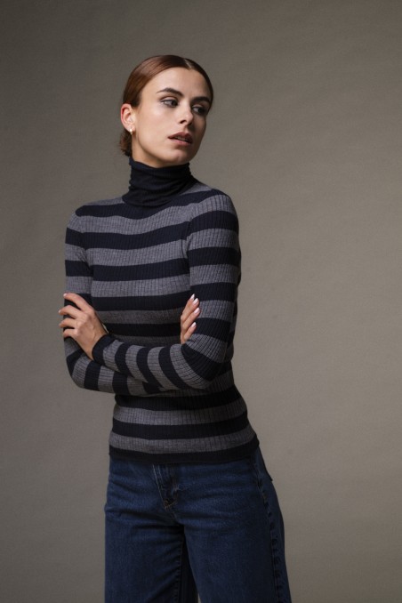 Majestic Filatures | Maglia dolcevita a costine rigata