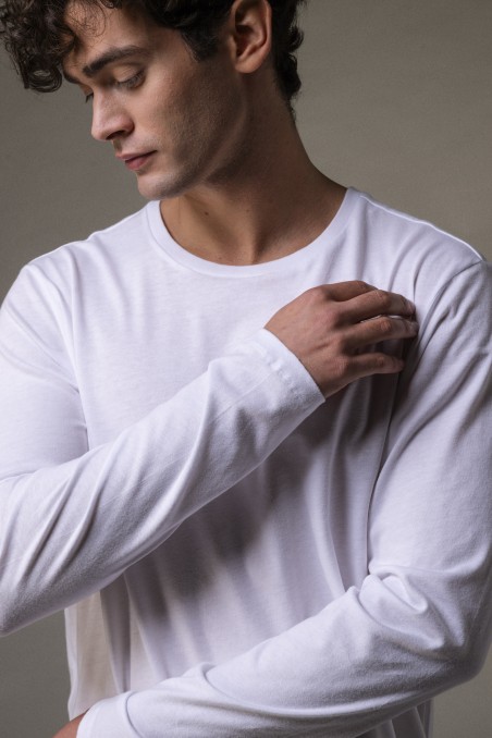 Majestic Filatures | T-shirt bianca girocollo a maniche lunghe in Cotone Deluxe