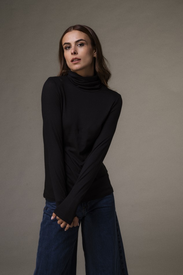 T-shirt dolcevita slim in cotone e cashmere 2