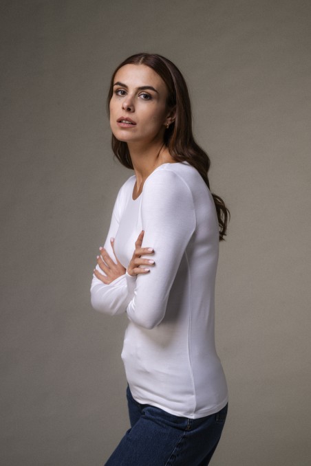 T-shirt scollo a barchetta in viscosa