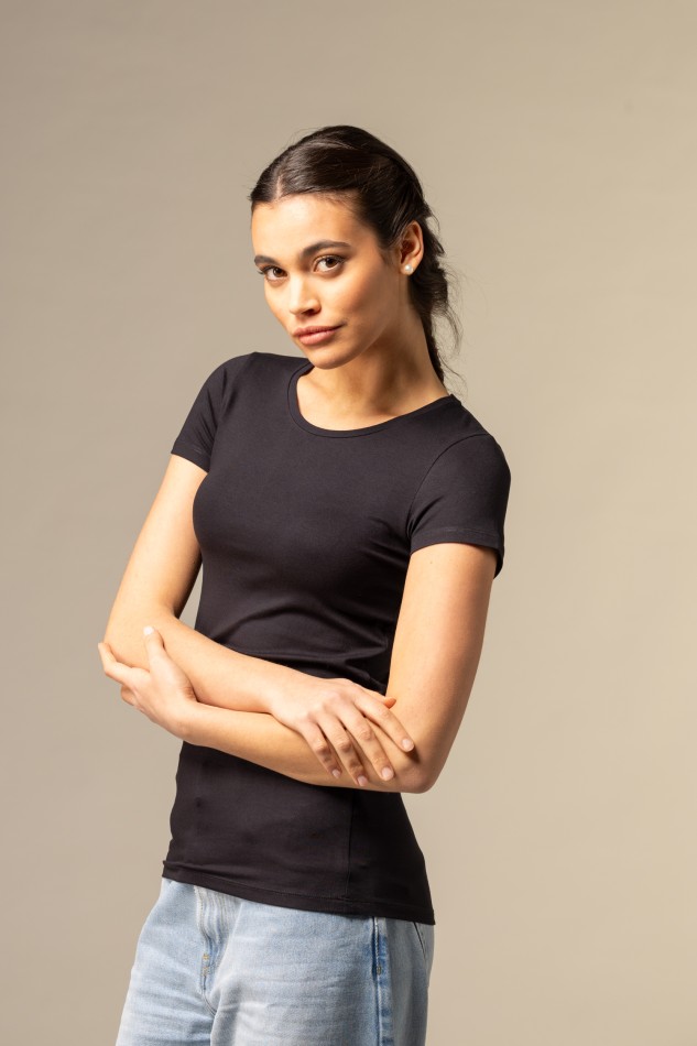 T-shirt slim in viscosa 2