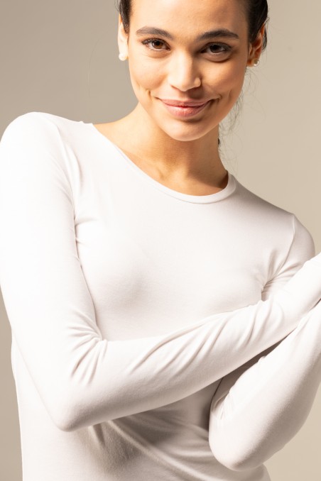 T-shirt slim a maniche lunghe in viscosa