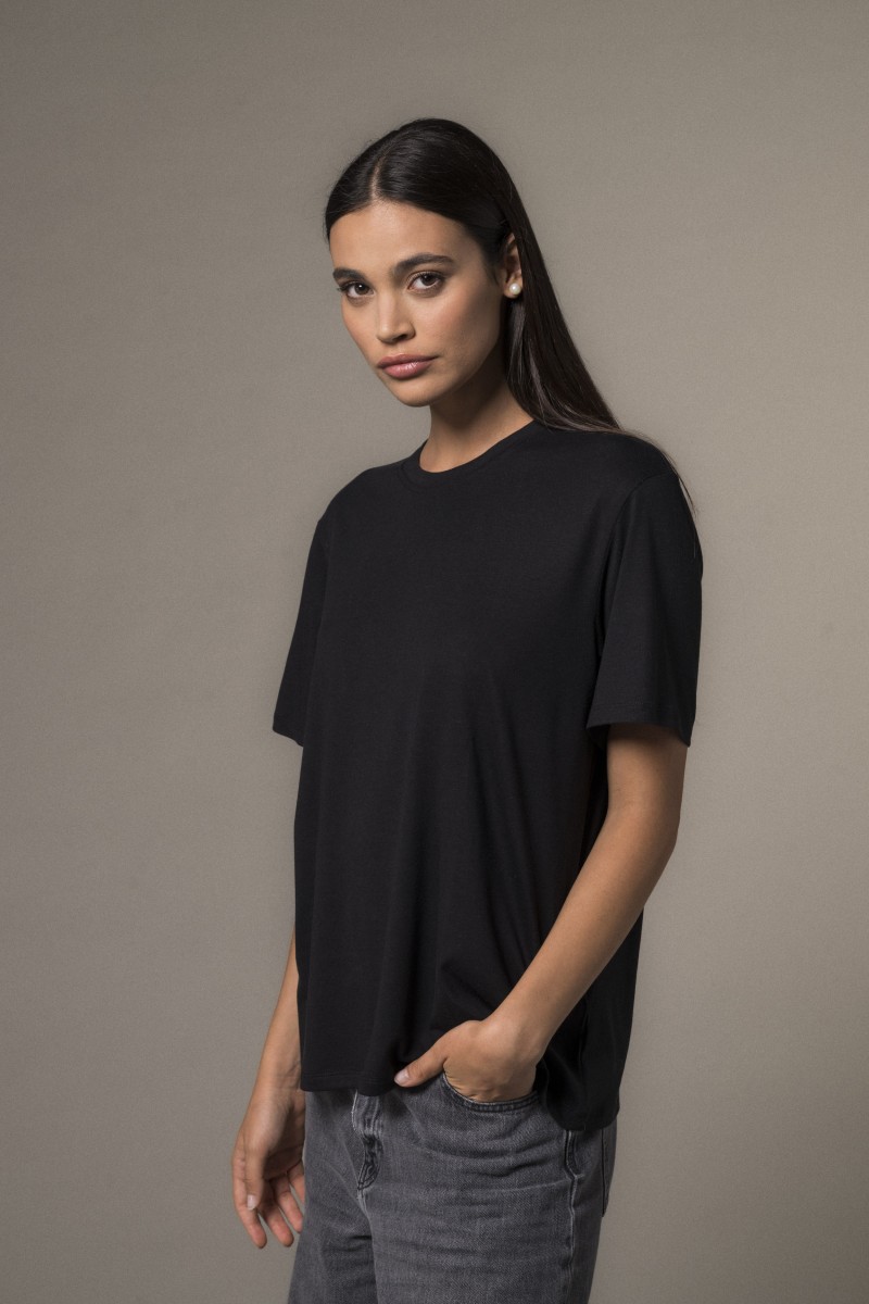 T-shirt over a maniche corte in Lyocell | Majestic Filatures
