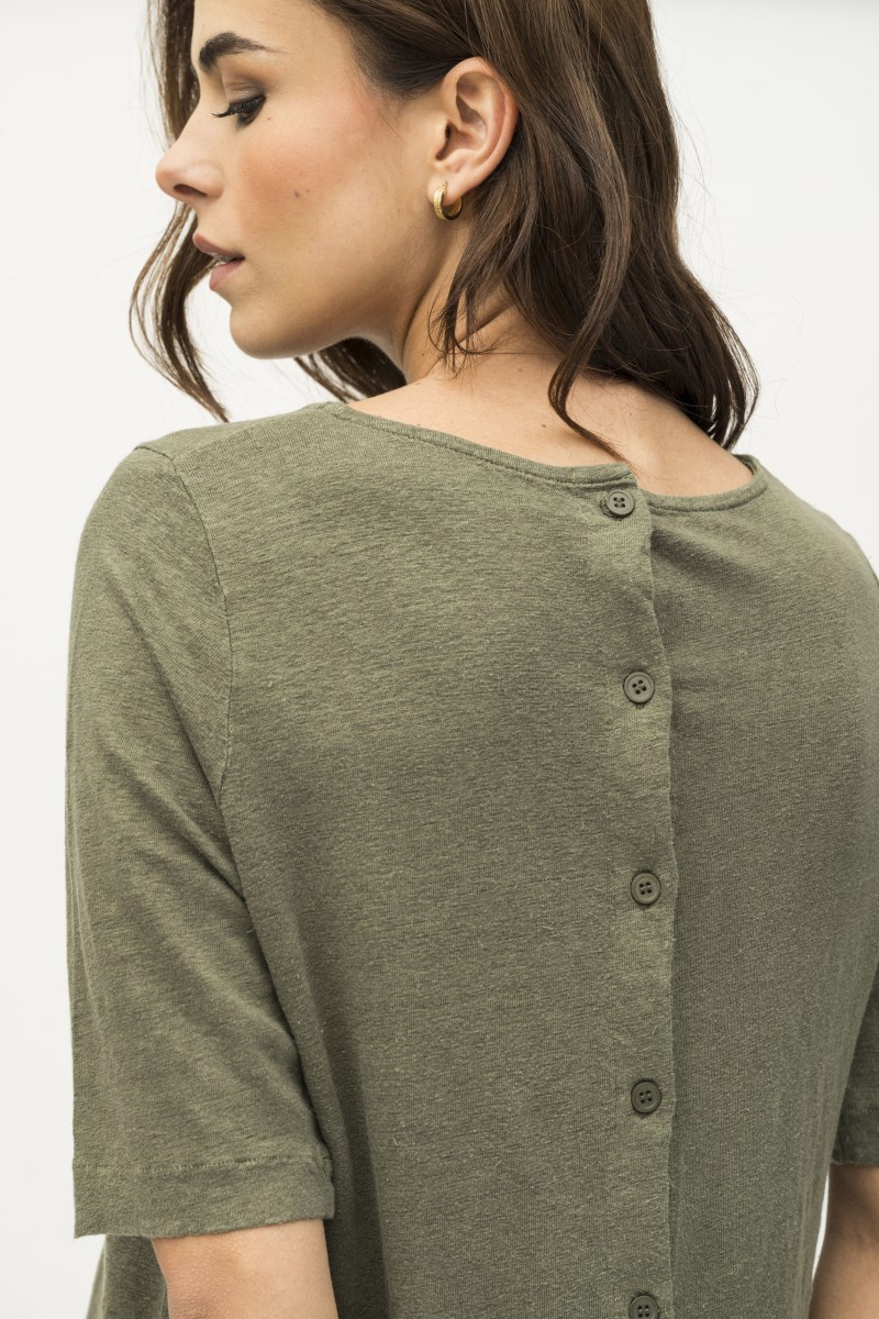 Majestic Filatures | T-shirt in lino con bottoni sul retro