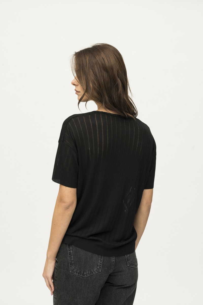 Majestic Filatures | T-shirt scollo a V in maglia con trasparenze