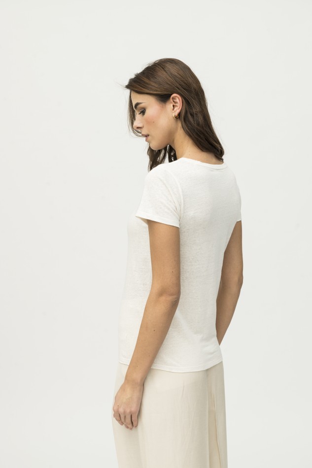 Majestic Filatures |T-shirt bianca basica in lino 2