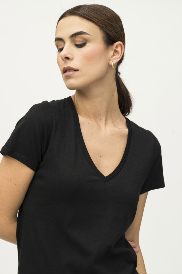T-shirt scollo a V in Cotone Silk Touch essenziale 2