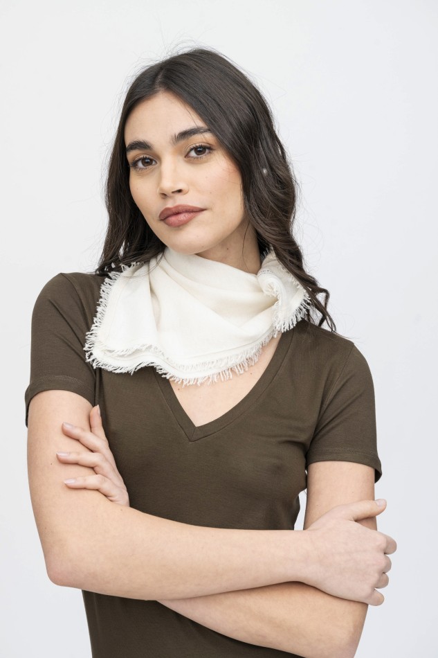 Majestic Filatures | T-shirt  bianca scollo a V maniche corte