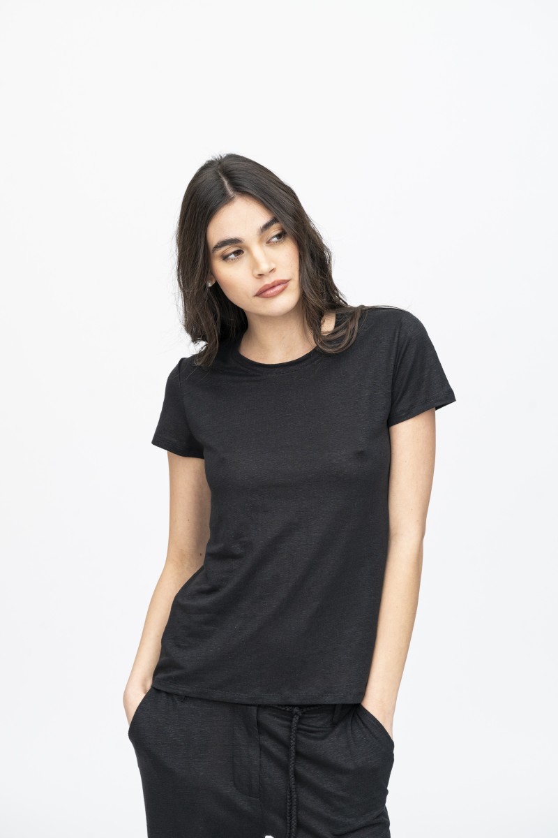 T-shirt basica in lino