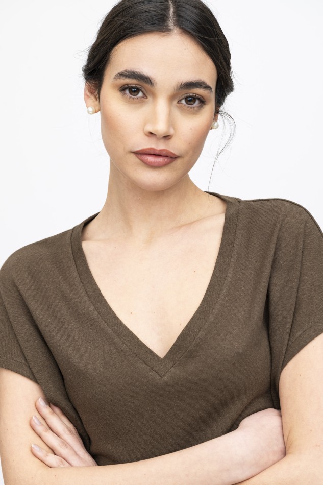 Majestic Filatures | T-shirt scollo a V in lino e cotone