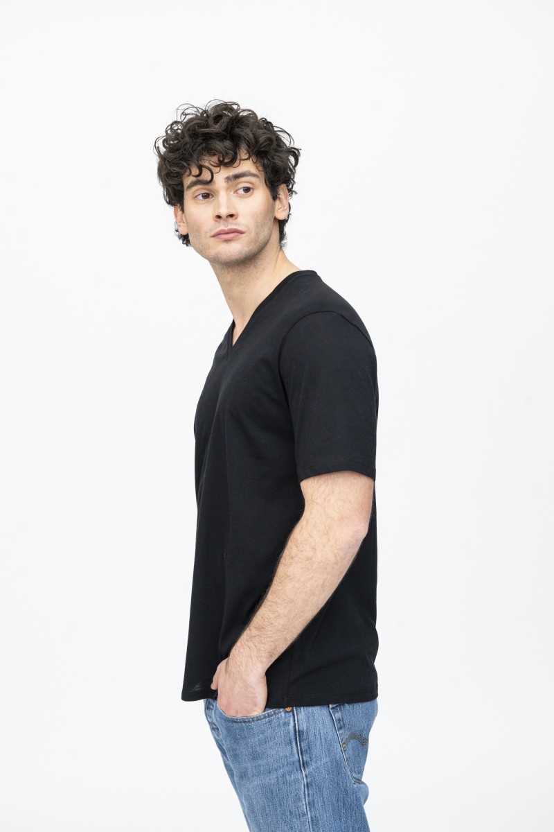 Majestic Filatures | T-shirt in cotone biologico con scollo a V