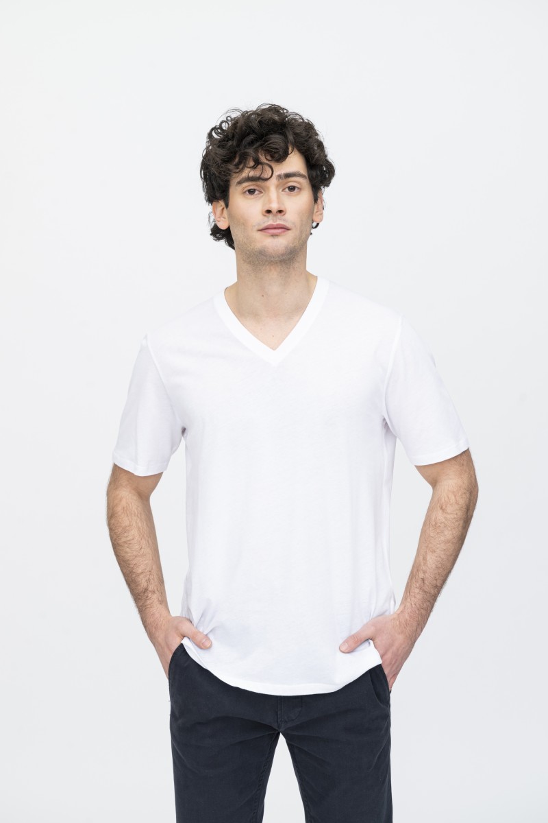 Majestic Filatures | T-shirt in cotone biologico con scollo a V