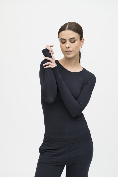 Majestic Fialatures | T-shirt slim a maniche lunghe in viscosa essenziale